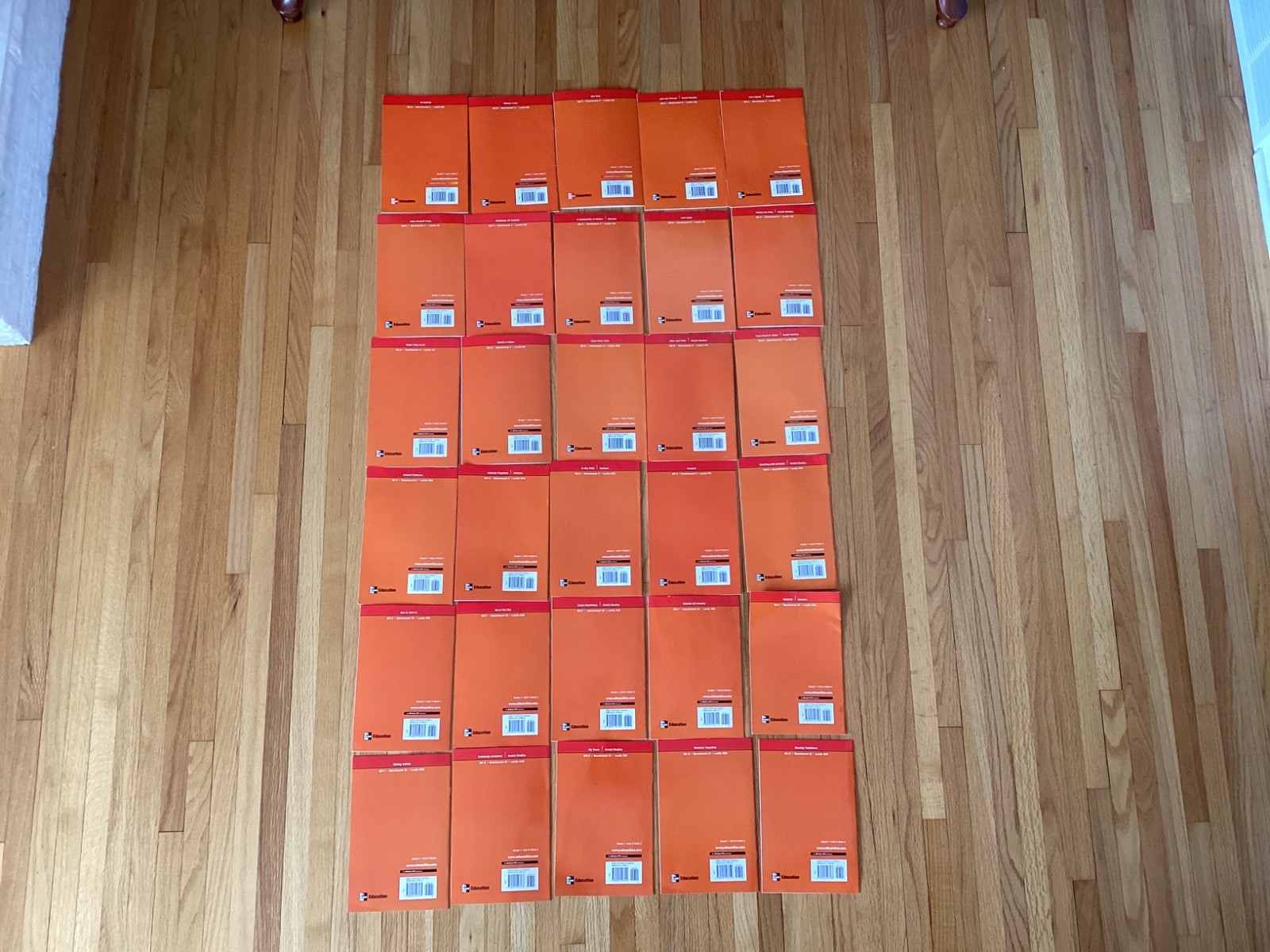 MCGRAW HILL WONDERS LEVELED READERS / GRADE 1 / APPROACHING / 30 BOOKS